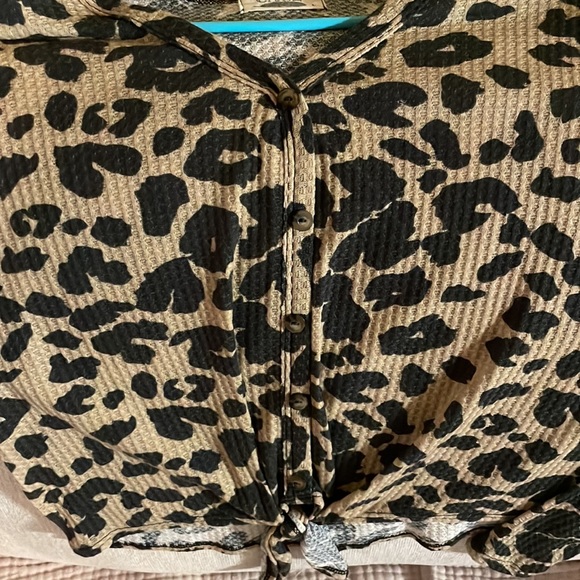 Leopard Print Waffle Long Sleeve, Tied at bottom - Picture 3 of 5